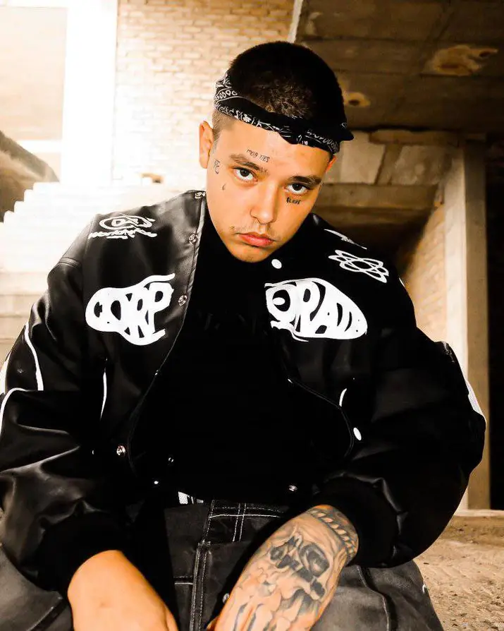 j-molley-suicidal-posts-have-got-south-africans-worried-mp3-download-zamusic