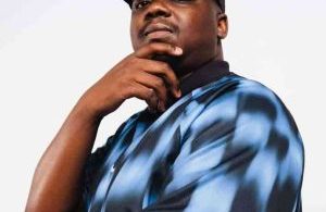 Sfarzo Rtee – Sneaky Amapiano Mix